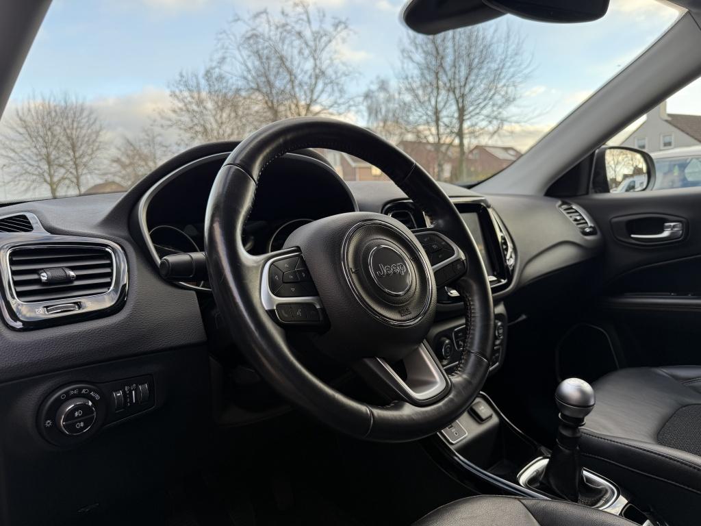 Jeep Compass 1.4 m.air limited // beats audio // trekhaak //