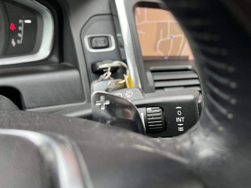 Volvo XC60 2.0 d4 fwd polar+ aut | leer | pano | zeer lage km. stand!