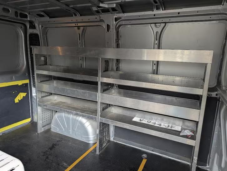 Nette Aluca bedrijfswageninrichting + transportklem