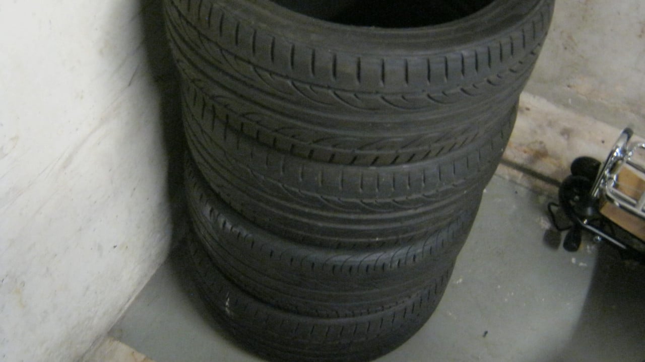 Te koop hankook ventus 2 zomerbanden 4x voor 120 euro