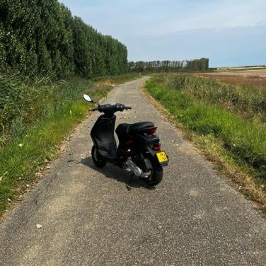 Piaggio zip 2023