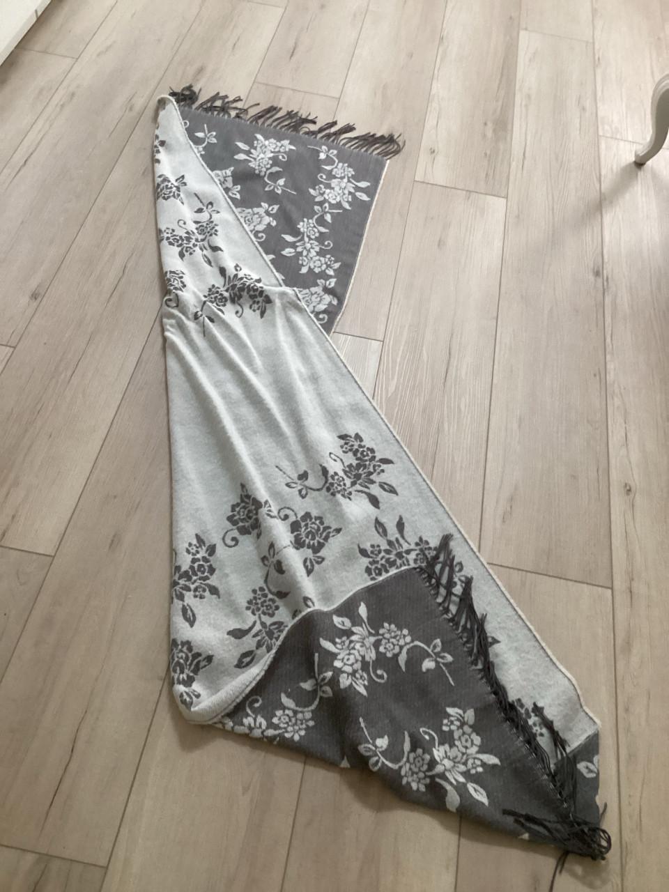 Lekker warme winterjurk met grote sjaal xl