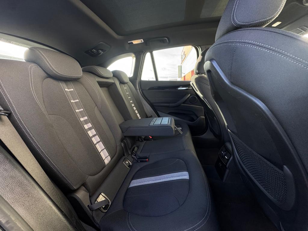 BMW X1 sdrive18i executive * panoramadak * head-up display * stoelverwarmin