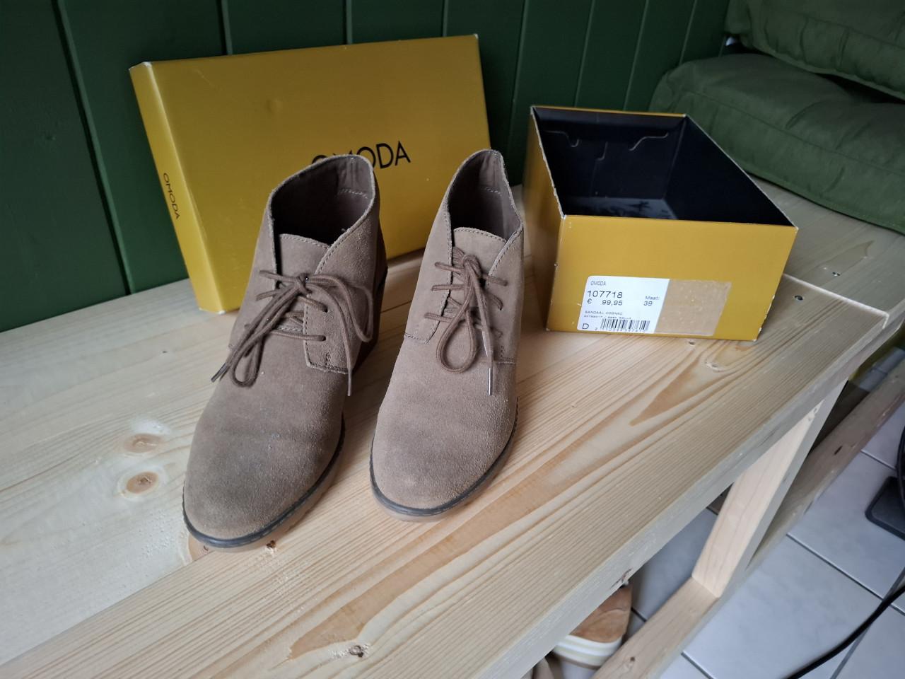 Te koop: Omodaschoenen , kleur: beige ,  maat 39