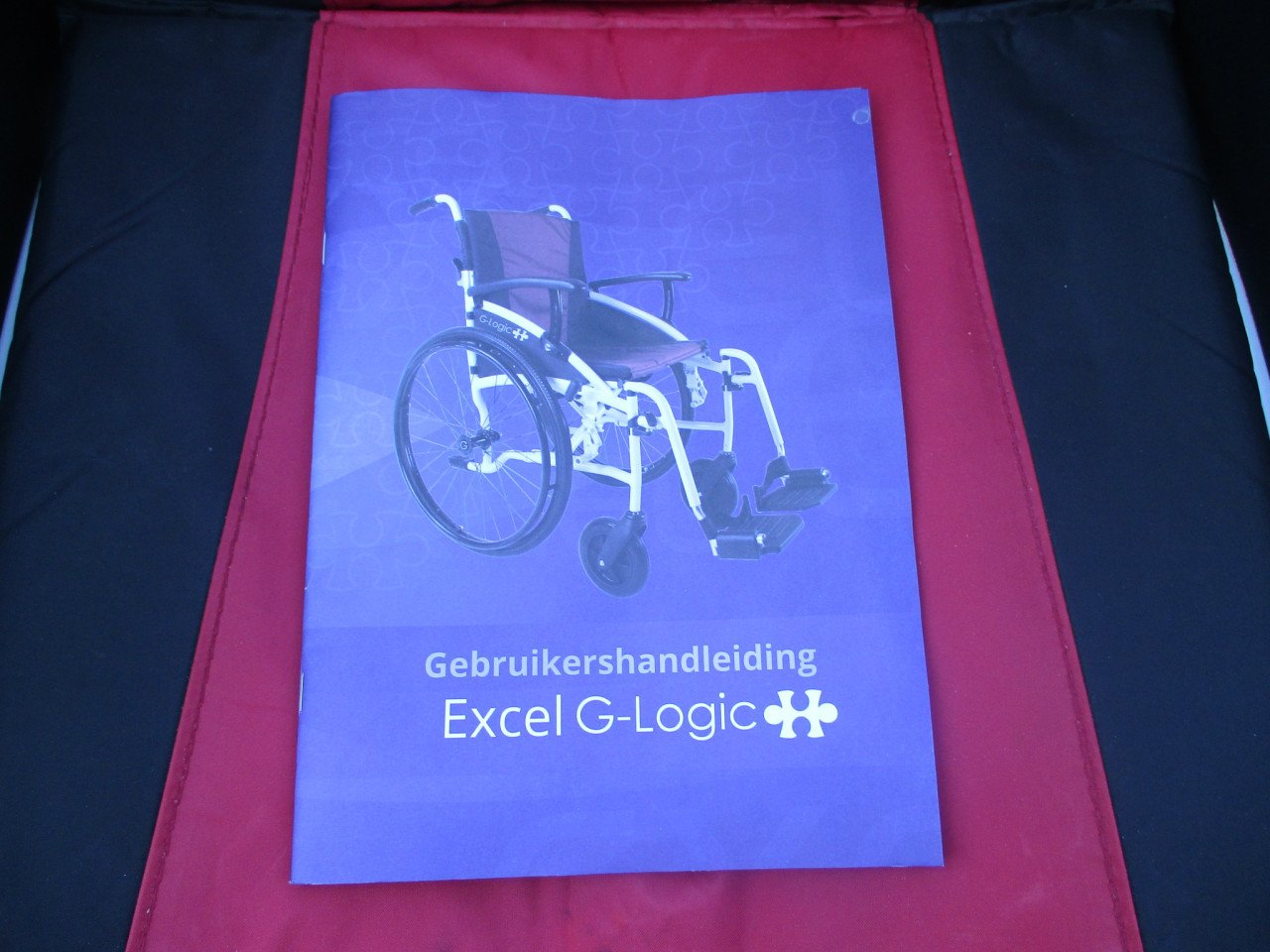 Zgan Excel G Logic + opvouwbare lichtgewicht rolstoel met neerklapbare rug