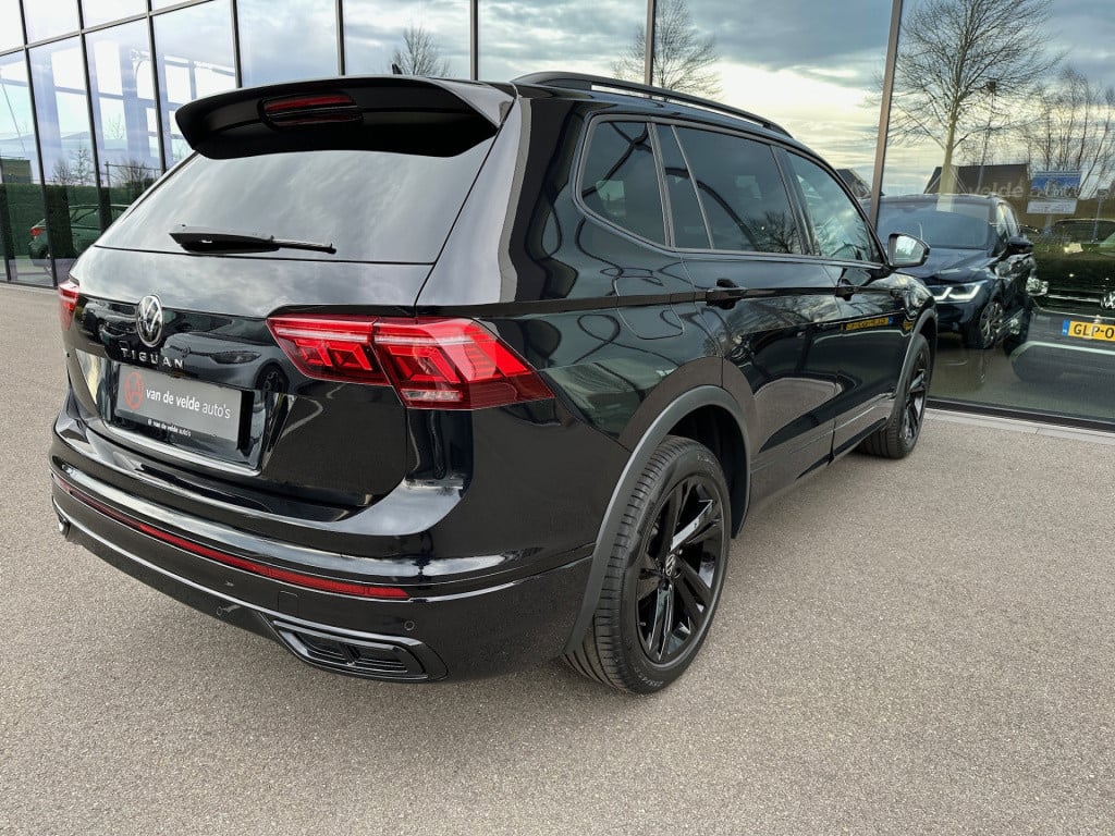 Volkswagen Tiguan Allspace 1.5 tsi 150pk dsg r-line | black line | trekhaak