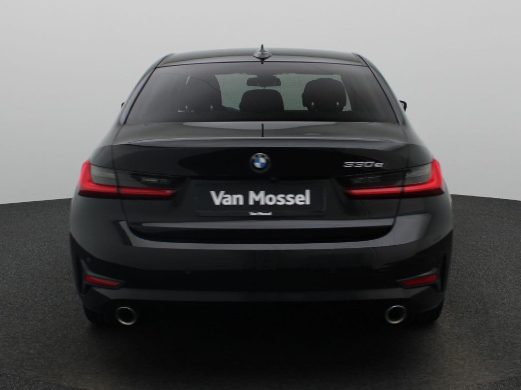 BMW 3-serie 330e high executive | automaat | lmv | navigatie | ledere | par