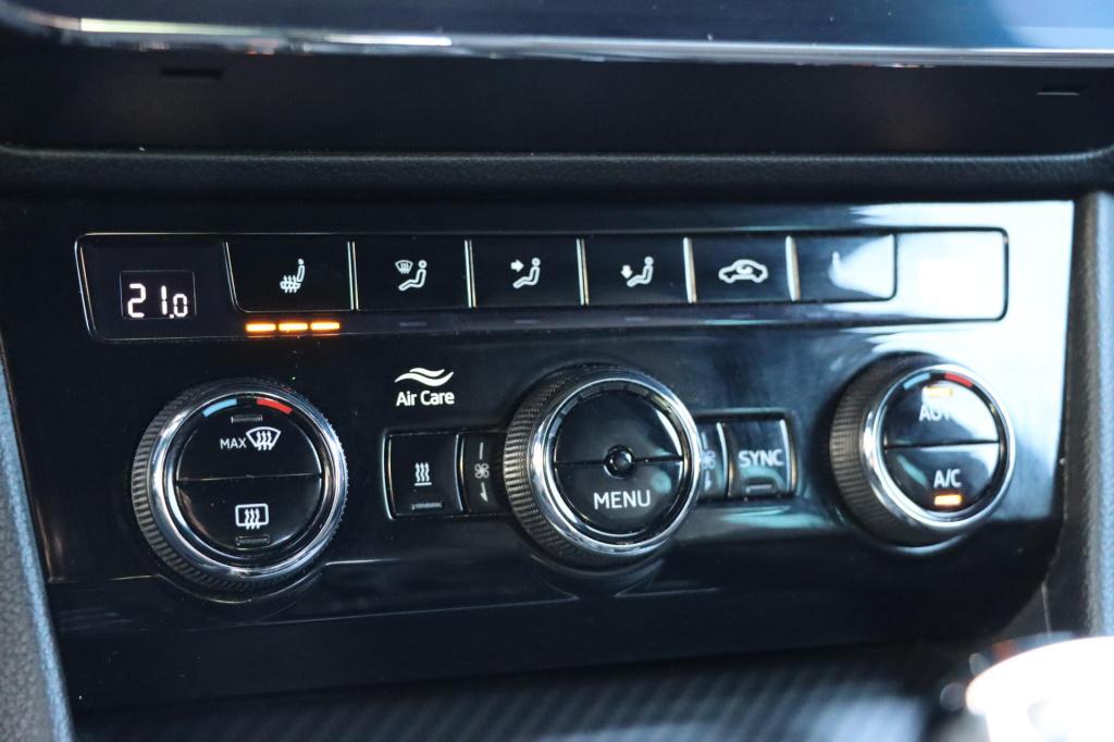 Skoda Superb combi 1.4 tsi iv sportline business 218pk dsg6