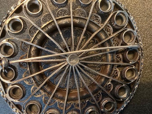 Zeeuwse knop (klederdracht) , zilver.