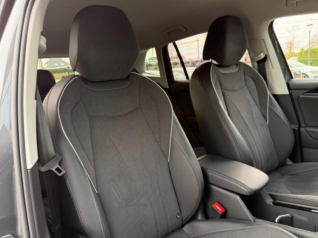 Volkswagen Tiguan 1.5 ehybrid elegance 204pk | trekhaak | 360 camera | dode