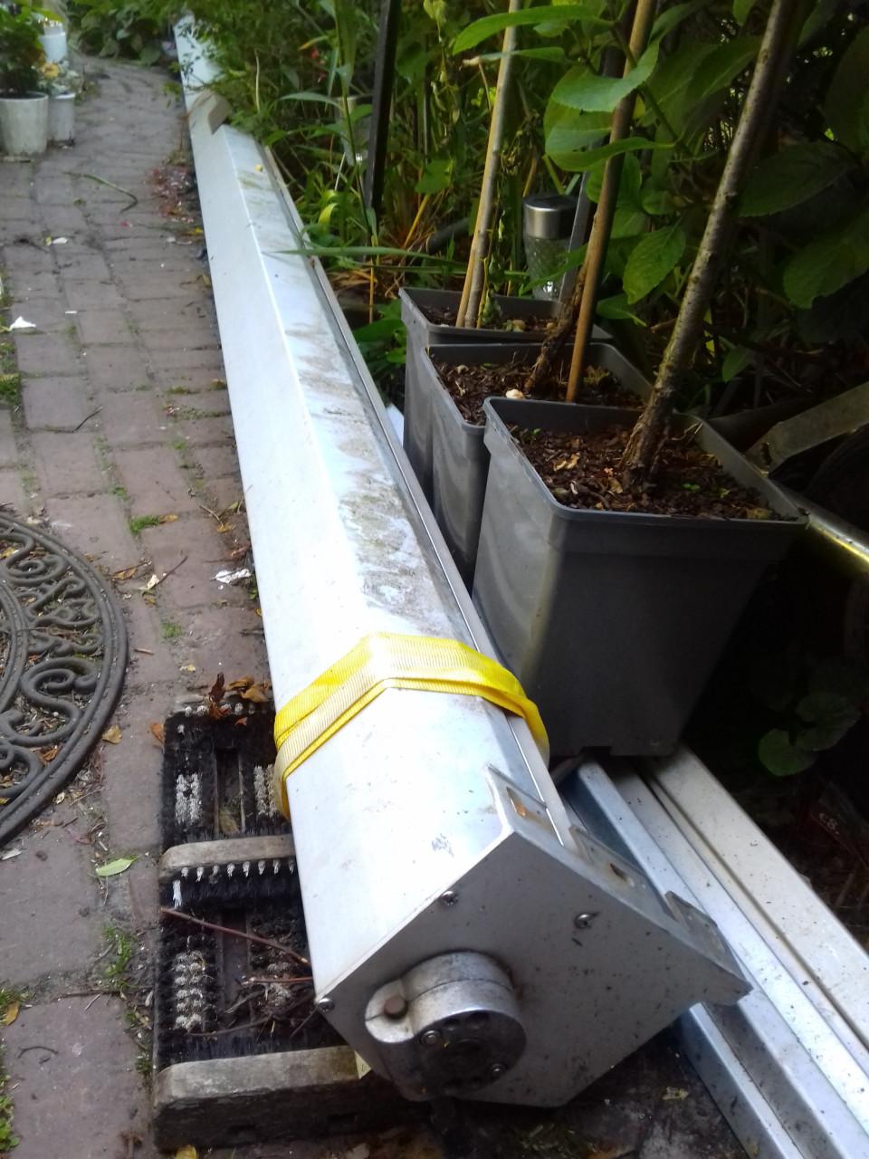 Uitvalscherm zonnescherm zonneluifel luifel