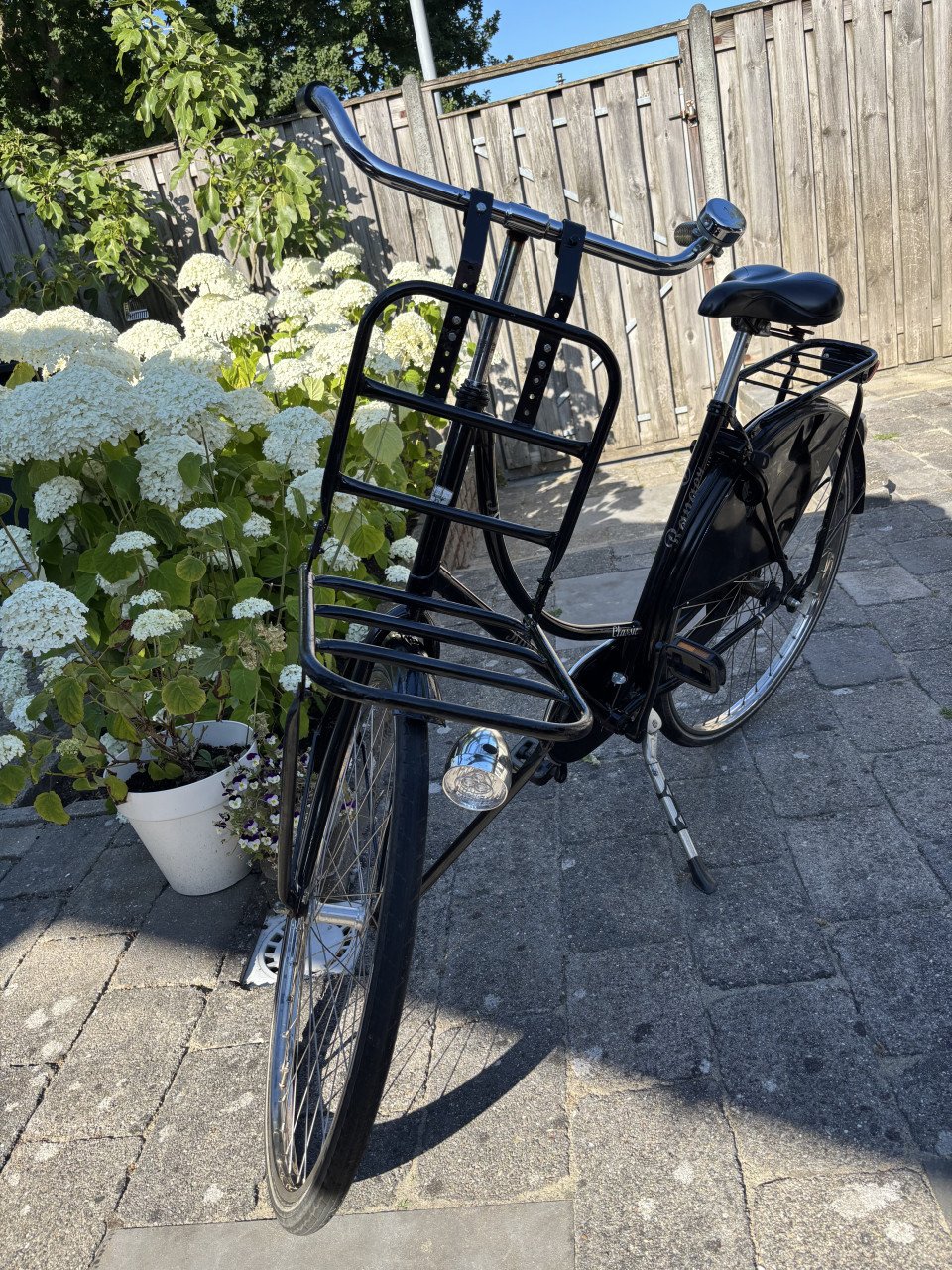 Nette zwarte omafiets
