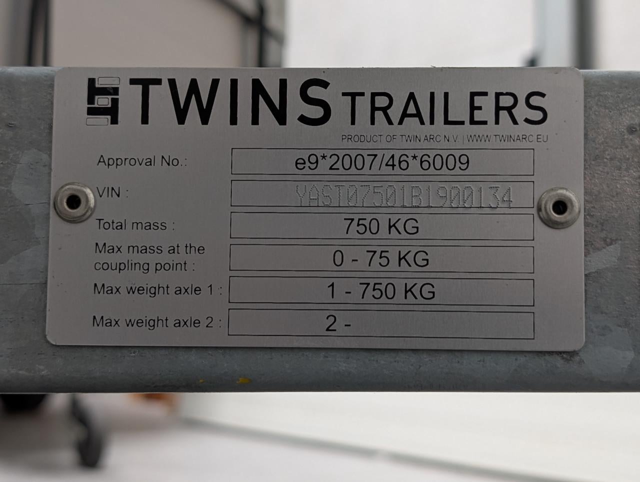 Nieuwe Twins aanhanger met huif