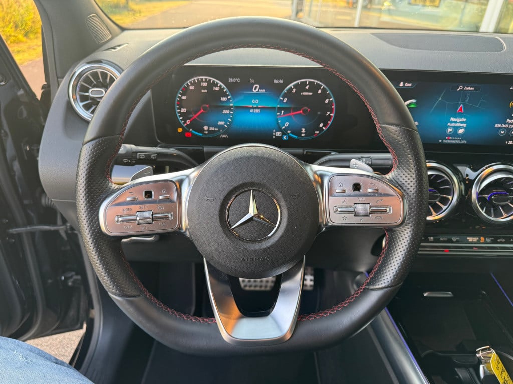 Mercedes-Benz B-Klasse 180 amg night pakket / automaat/ trekhaak / achterui