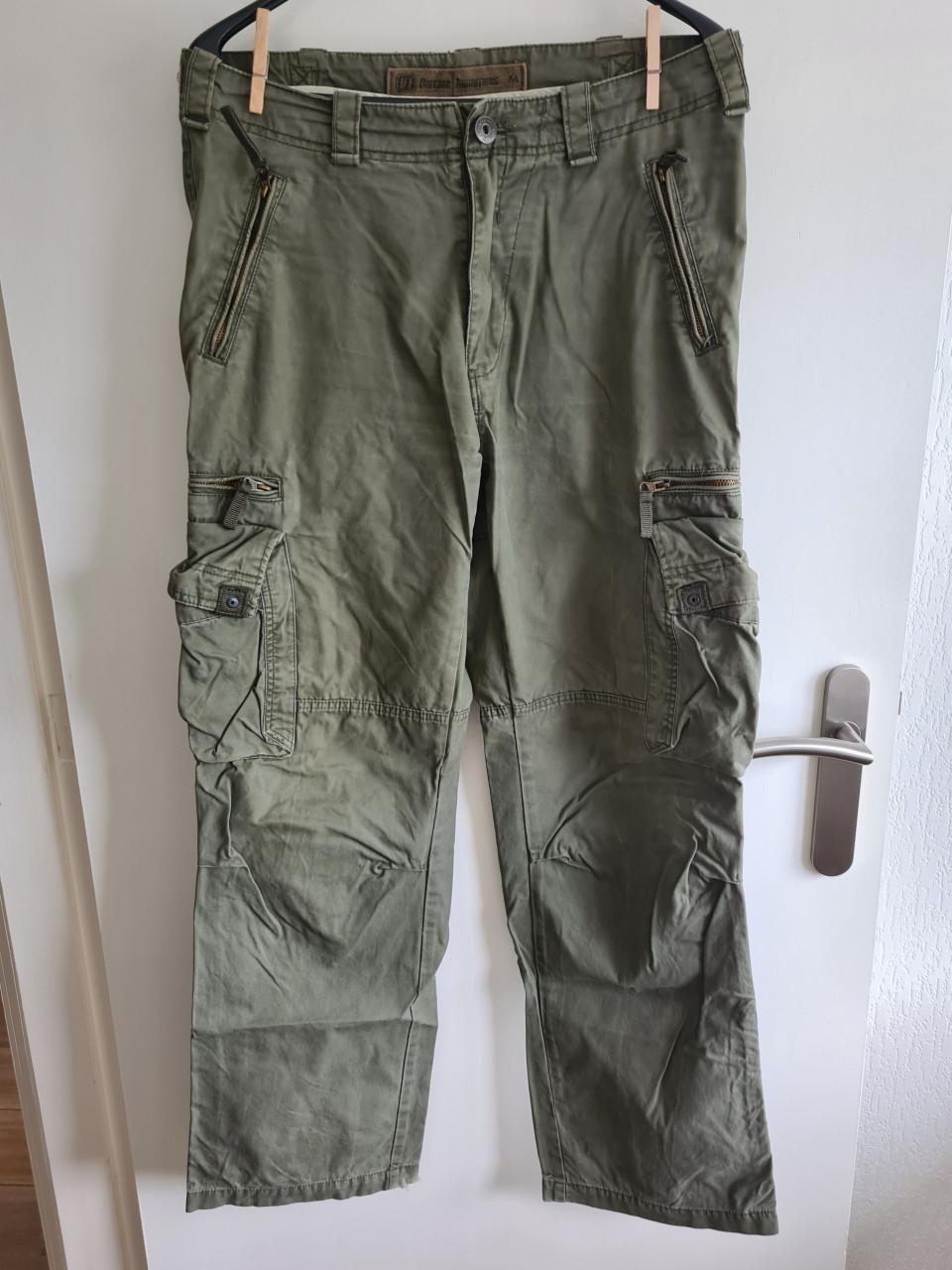 Stoere en comfortabele cargo broek Vintage Industries, model Rough. Mt M