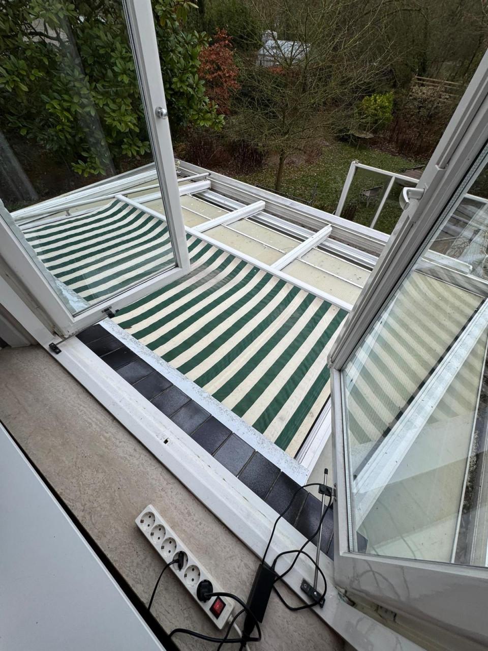 Serre 3500 x 5700 met elektrisch dakraam en zonnescherm