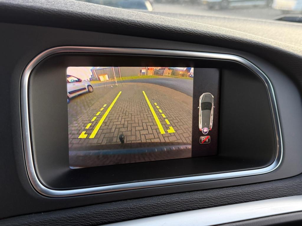 Volvo V40 2.0 t4 business sport r-design 190 pk