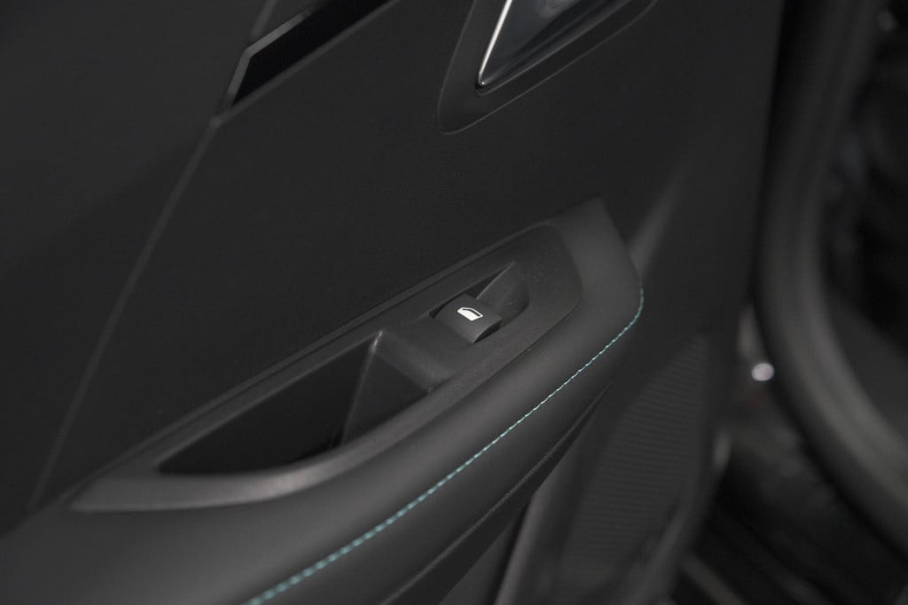 Peugeot 208 ev allure 50 kwh | 3 fase laadfunctie | parkeersensoren | apple
