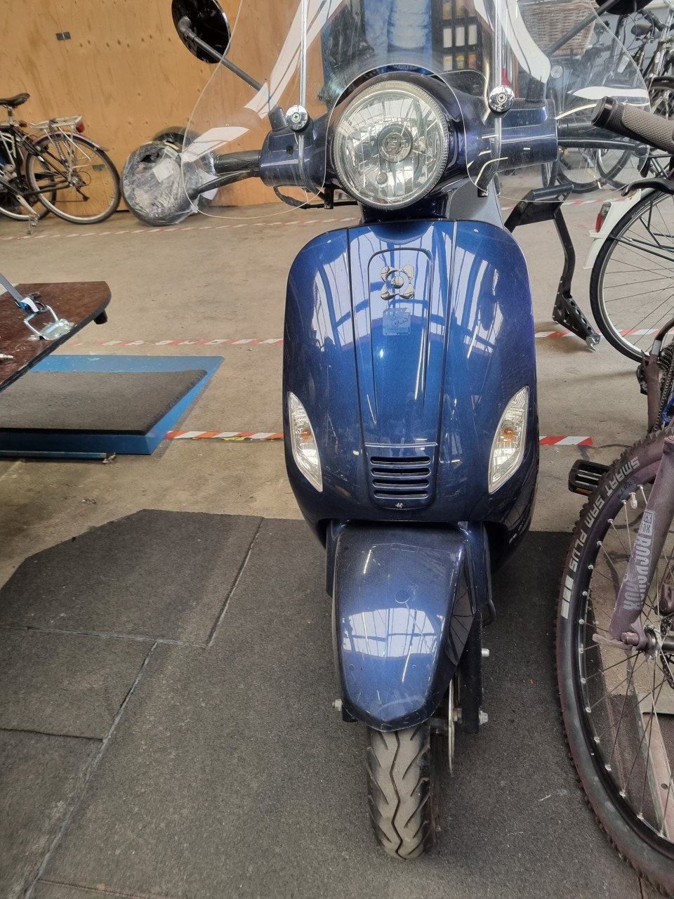 Scooter AGM