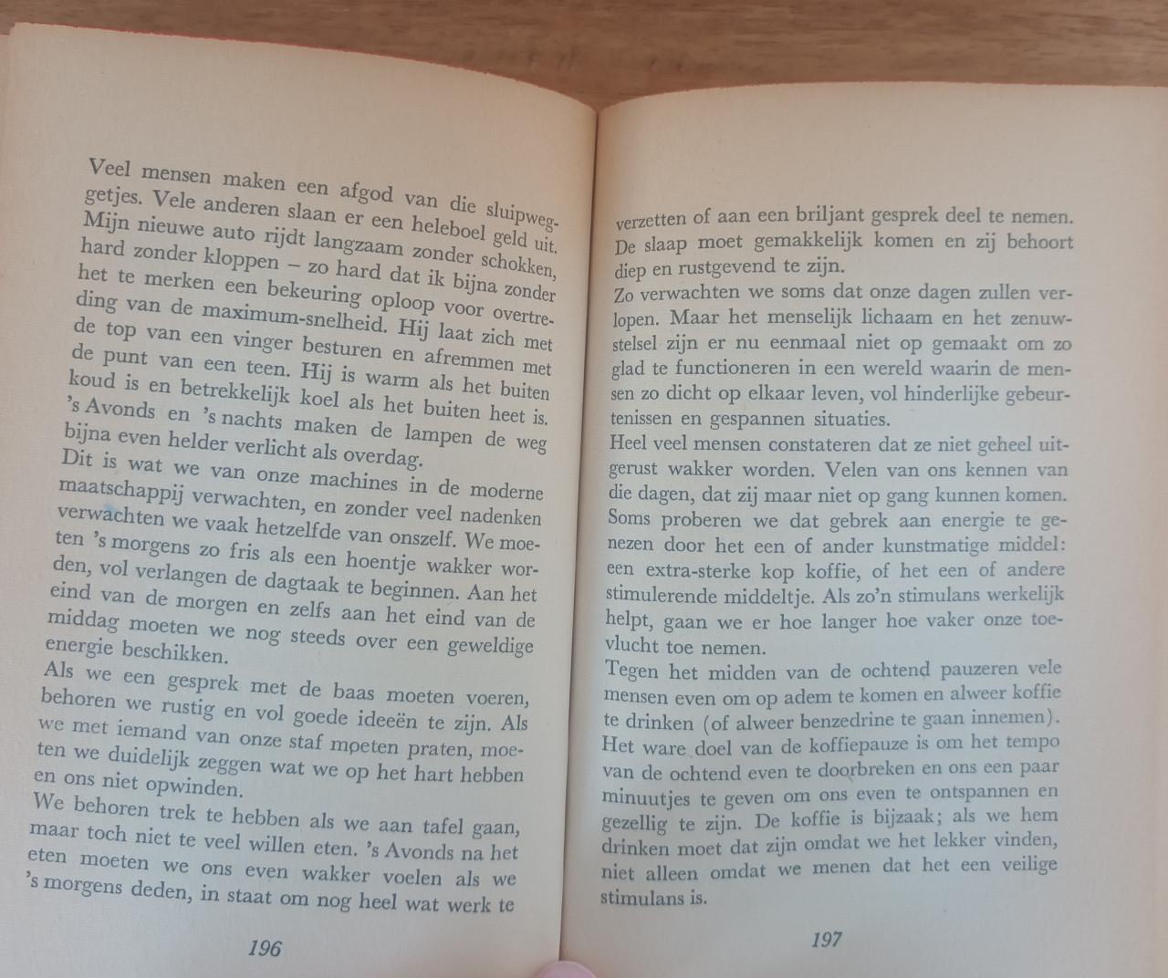 Vrouwenarts geneest vermoeidheid (1961)