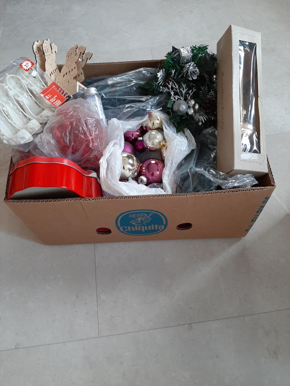 BANANENDOOS VOL KERSTSPULLEN - VAN ALLES WAT