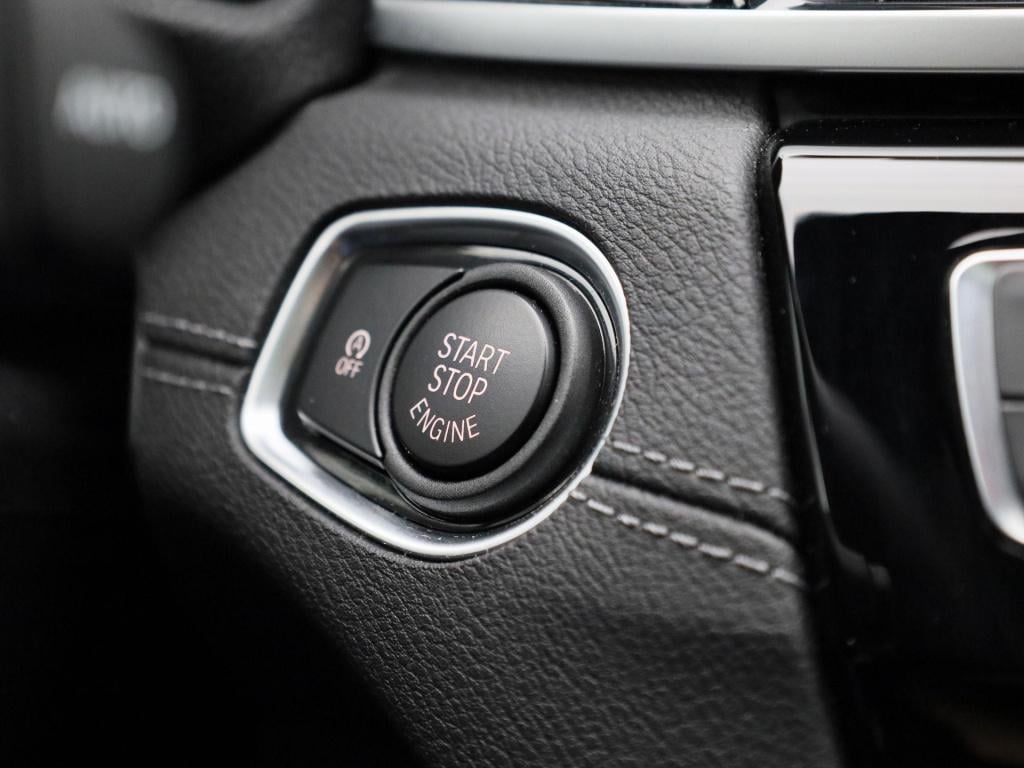 BMW X1 sdrive20i business edition plus | automaat | stoel verwarming | lede