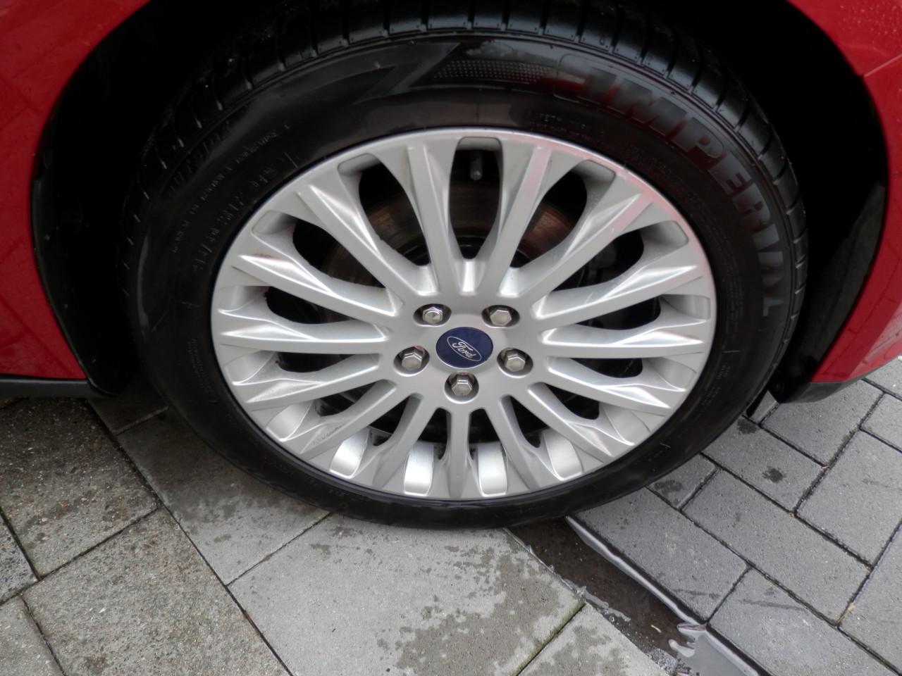 Auto Garant Biedt Aan: Ford Focus 1.6 First Edition