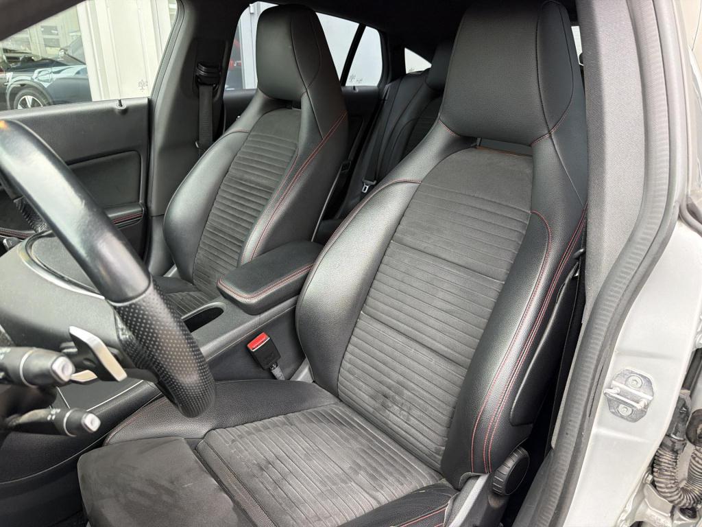 Mercedes-Benz Cla shooting brake 180 business solution amg