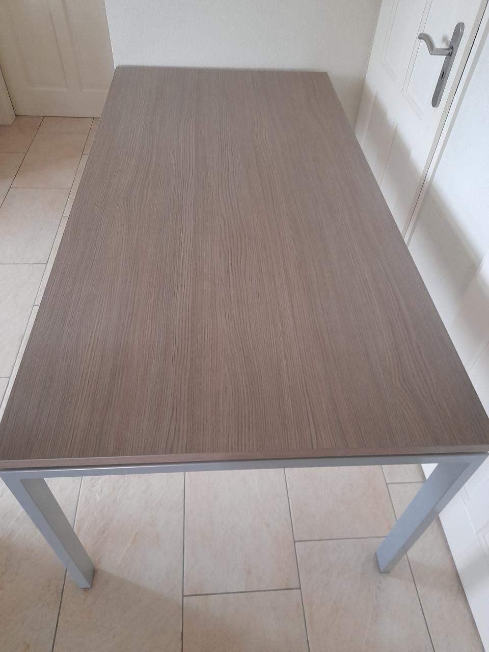 Prachtig bureau 90 x 180 x 75,5 (verstelbaar ) z.g.a.n.