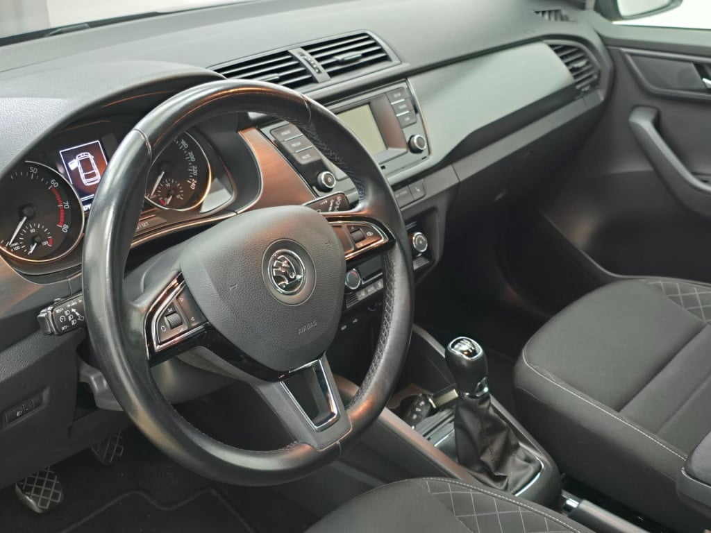 Skoda Fabia combi occasion 1.2 tsi met trekhaak en parkeersensoren | tweede