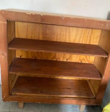Kast stevig zwaar hout voor boeken etc.