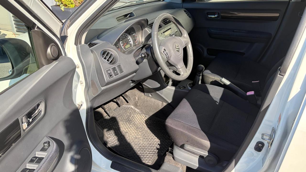 Suzuki Swift 1.3 Shogun / Airco / Trekhaak / Lichtmetaal