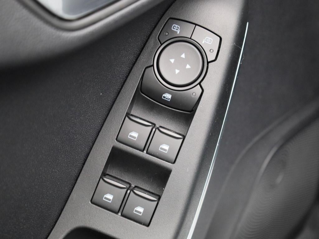 Ford Fiesta 1.0 ecoboost hybrid titanium | parkeer sensoren | cruise contro
