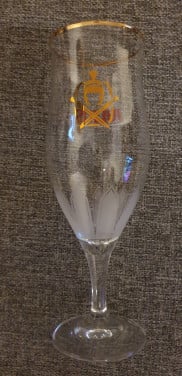 6 NIEUWE  Julius bierglazen + 300 viltjes + 8 plastic tafelkaartjes Promo