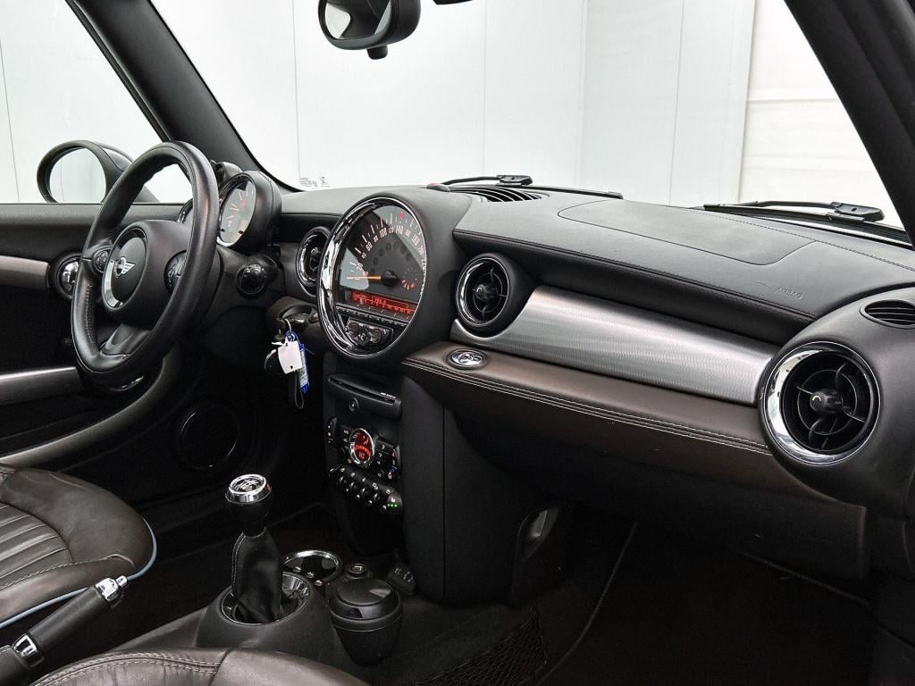 Mini Cooper Cabrio mini 1.6 | lmv | parkeer sensoren | leder | cruise contr