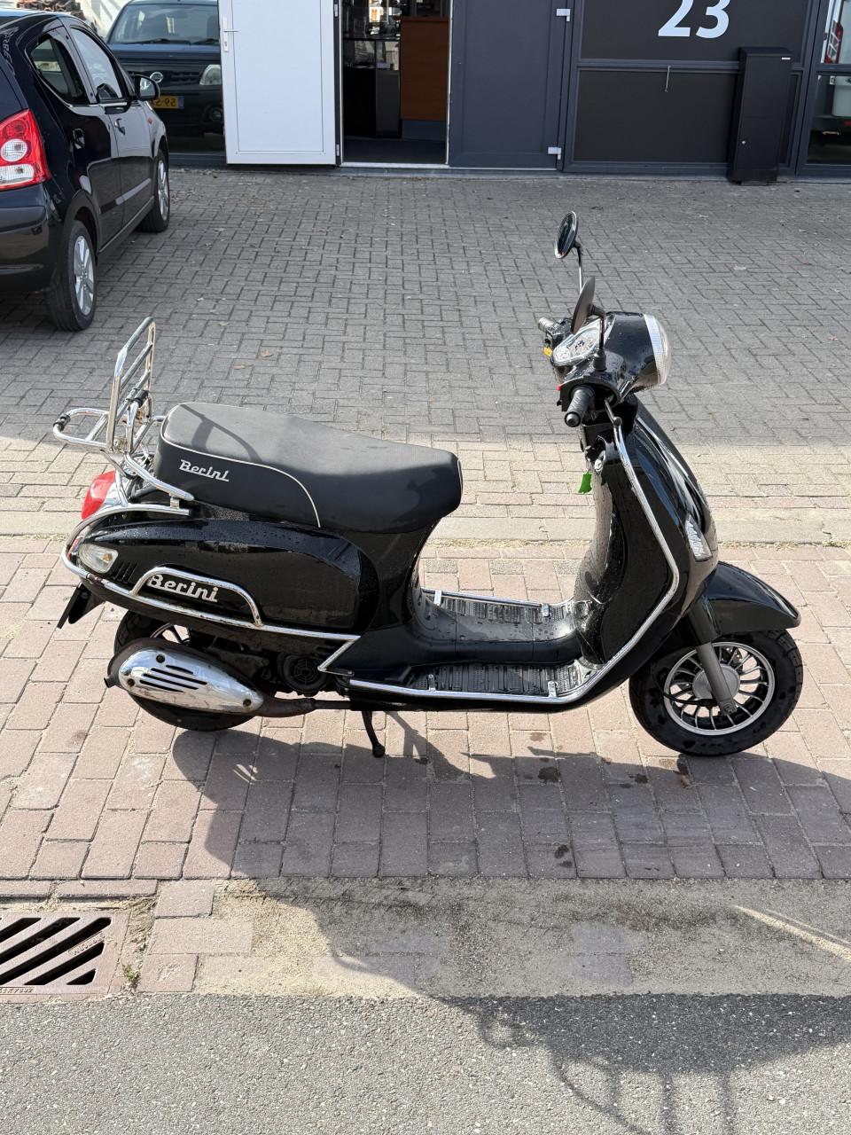 Berini Napoli scooter Bromscooter 45 km/u – 2017 – 5100 km