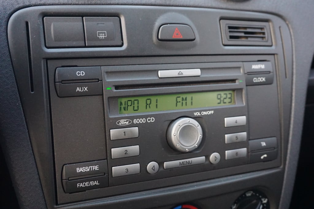 Ford Fusion 1.4-16v champion airco / elektr. ramen / trekhaak / nap