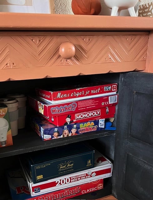 Superleuke dressoir kast in een Terra kleur