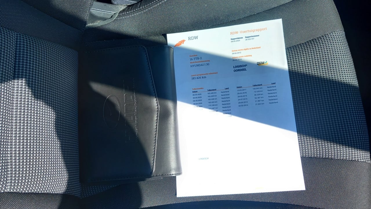 Hyundai i30 1.6 GDI blue drive I-Motion 5deurs bj:2012 airco i.z.g.st