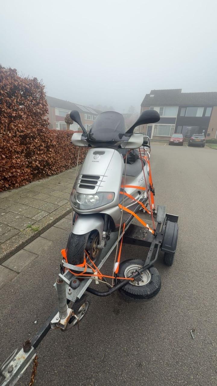 Motor scooter PIaggio Skipper Lx met aanhanger ook los te koop