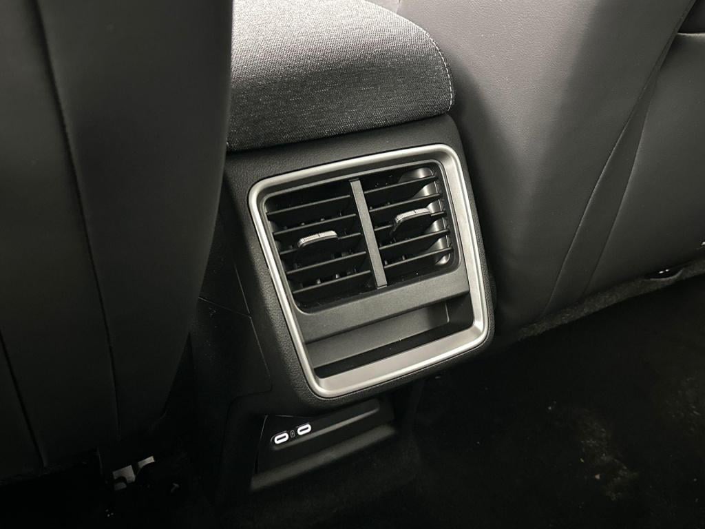 Skoda Elroq business edition tour elektromotor 150 kw / 204 pk