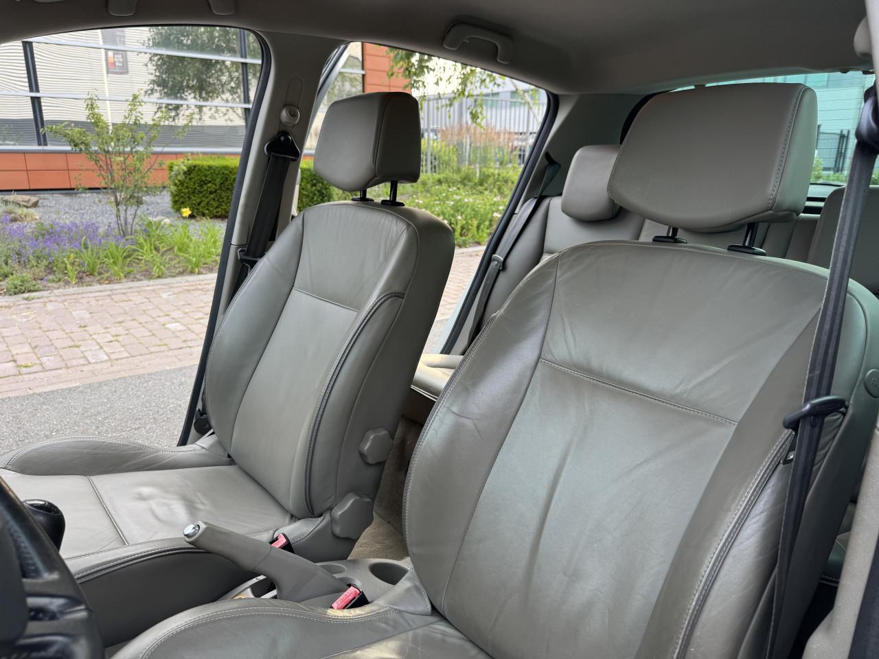 Renault Clio 1.6 benzine Initiale vol opties!