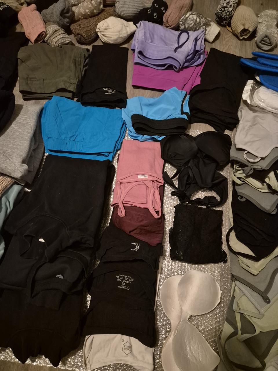 Kledingpakket vooral xs en s 83 stuks