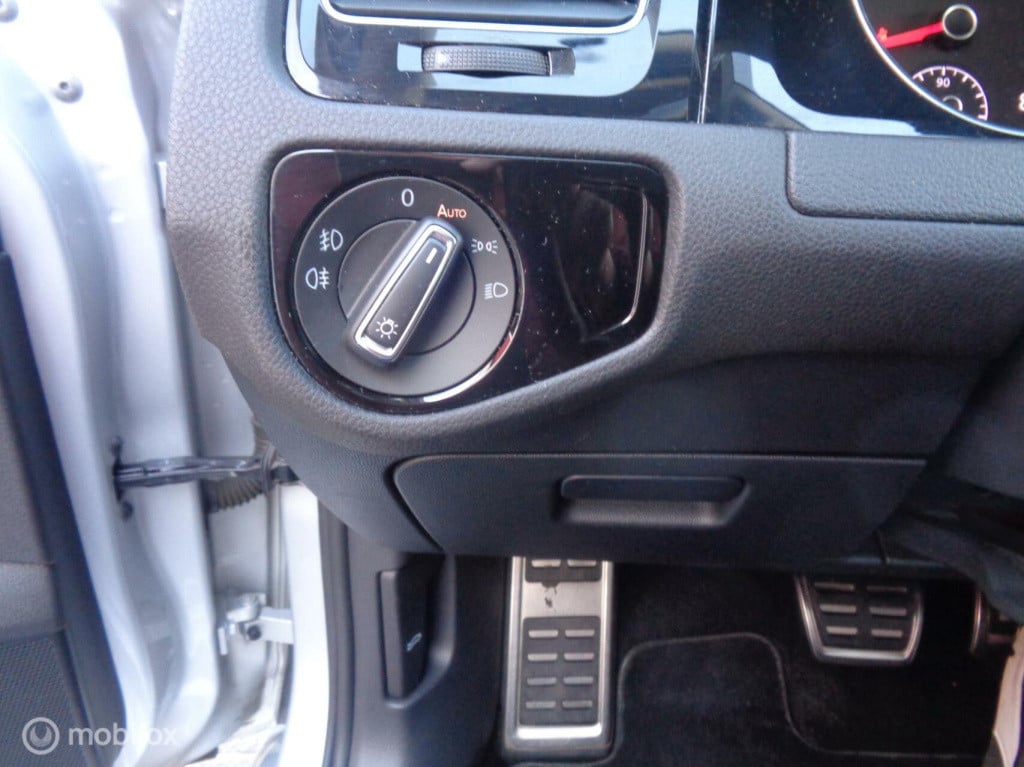 Volkswagen Golf 1.5 tsi iq-drive/airco/ecc/panorama dak/led/navi/carplay/lm