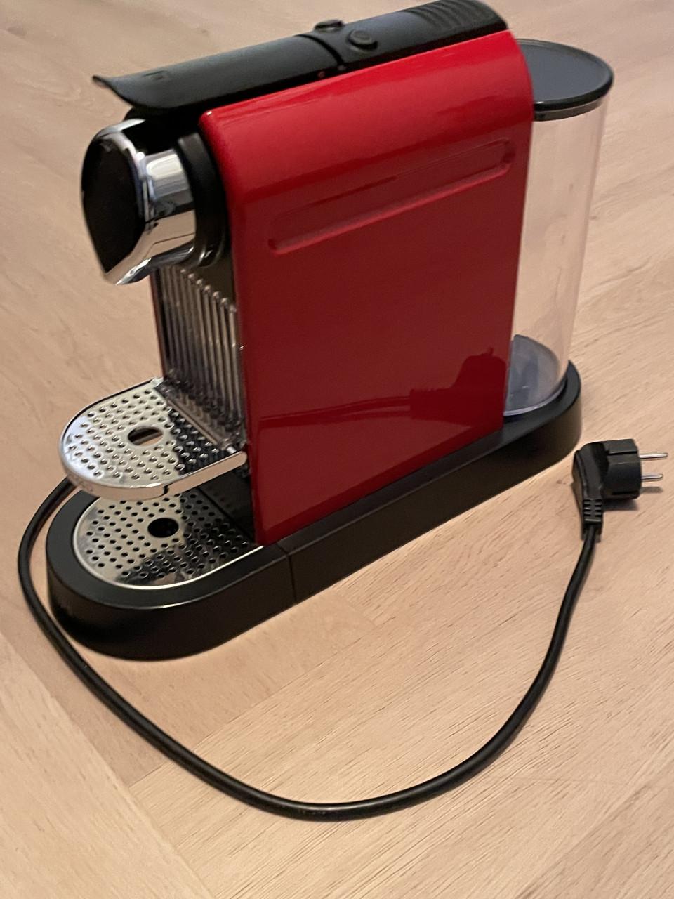 Nespresso Krups koffiezetapparaat - Kleur rood