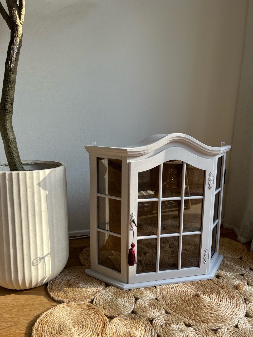 Gerestyled vintage wand vitrinekastje