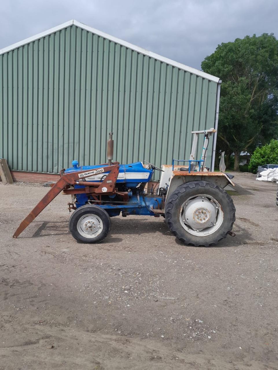 Voorlader van Ford 3000