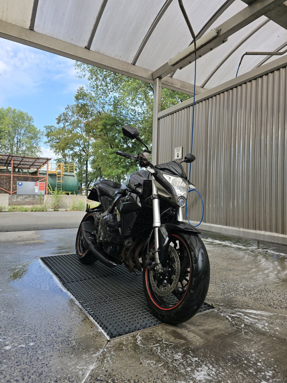 Cb1000r