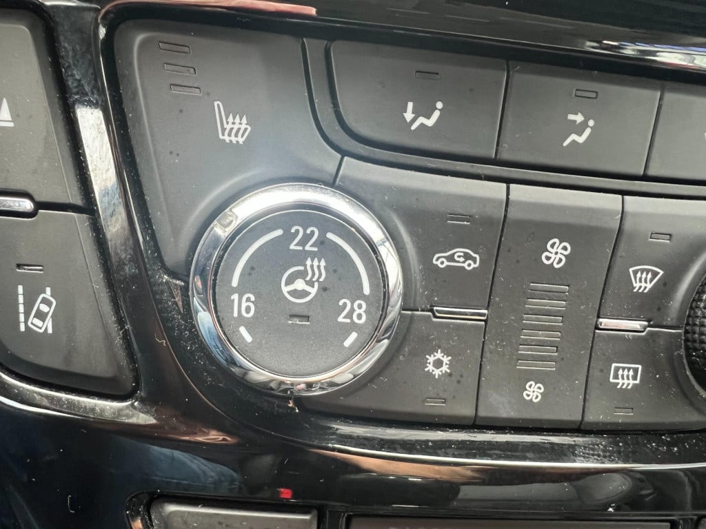 Opel Mokka 1.4 turbo innovation, leer, schuif/kanteldak, trekhaak enz...