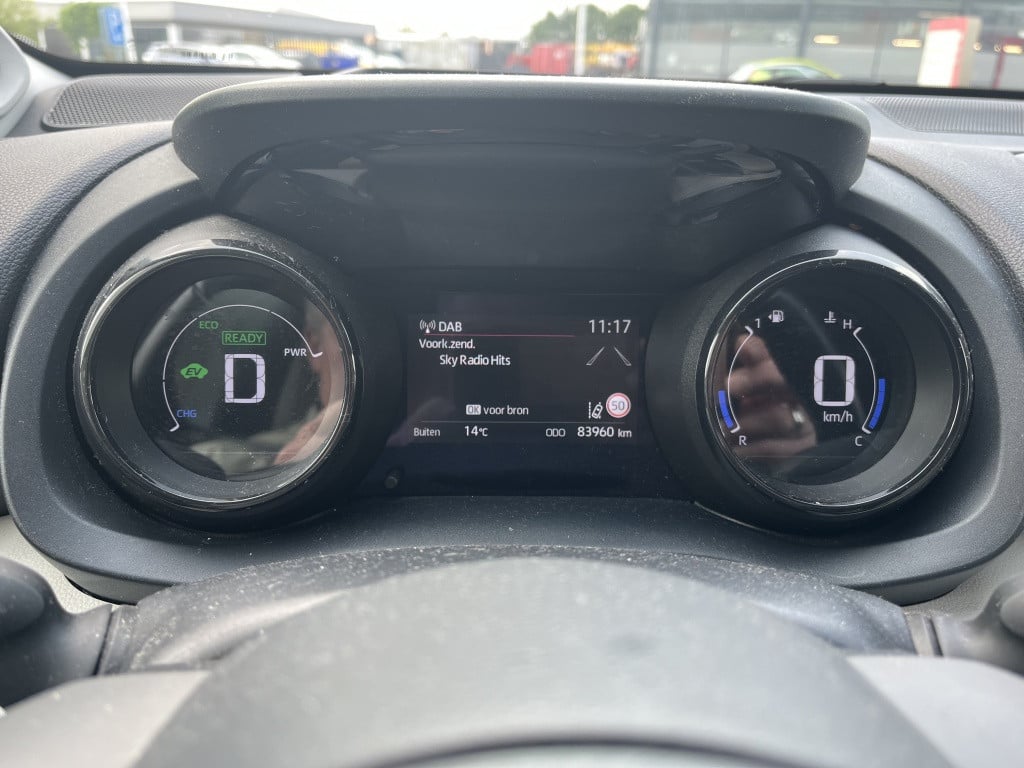 Toyota Yaris | net binnen | 1.5 hybrid executive | leer | head-up display |